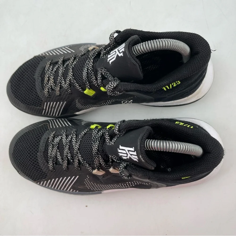 Nike excellent preowned
